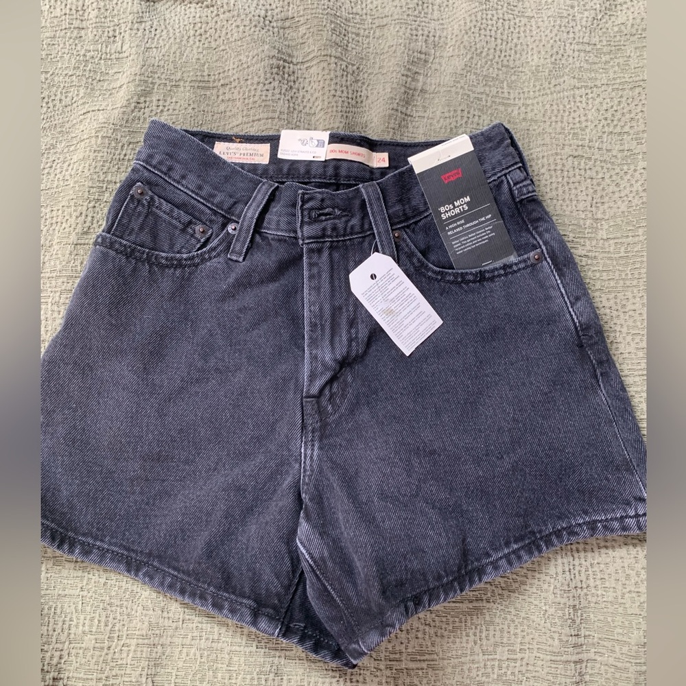 Levi’s 80s mom jean shorts tags still on!